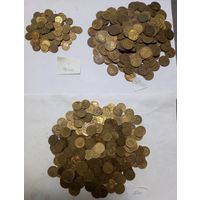 Монеты СССР 600 штук. Номинал 1,2,3 копейки. После 1961 года. Вес 1,3 кг.