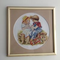 Панно- вышивка в рамке " Дети" 30х31 см.