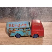 Игрушка СССР машинка бензовоз.