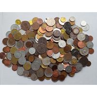 Сборный лот монет мира ( без СССР , России и Украины ) , 400 штук .