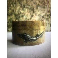 Шкатулка из натурально камня перламутр рыба СССР