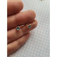 Серьги с ярким камнем 585.