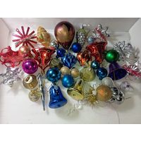 Ёлочные игрушки большой лот с рубля .