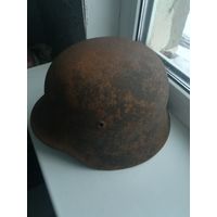Немецкий стальной шлем М-35.
