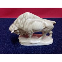 С рубля без мц. статуэтка зубр ссср. 13х9х6см.