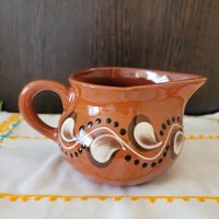 Сливочник/кувшинчик, глазурованная керамика, ручная роспись.