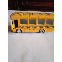 Модель школьный бус металл 1/61