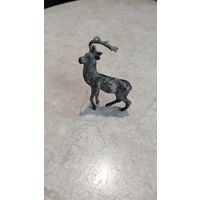 Статуэтка оленя