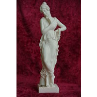 Статуэтка ( худ. пластик ) Италия  24,5 см  ( целая )