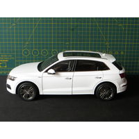 Модель Audi Q5L (1:18)