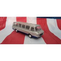 Машинка (модель) deagostini 1:43 ЗИЛ-118К Юность