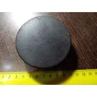 Хоккейная шайба с чемпионата мира по хоккею в Словакии 2019 года