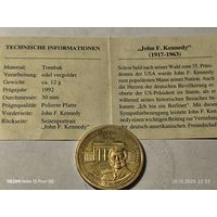 Памятная медаль Кеннеди в Берлине