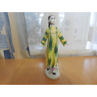 Фарфоровая статуэтка "Узбечка". Ломоносовский. (ЛФЗ).