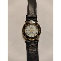 Часы кварцевые Omax