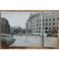 Два фото г. Ворошиловограда (Луганск). Театр и Гостиница. 1950-е. 8х12 см. Цена за оба.