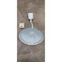 Потолочный светильник, регулируемый.