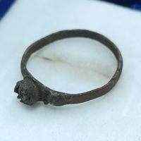 Распродажа коллекции перстней и колец. Не упустите шанс попонить свою коллекцию. Перстень со вставкой бусиной 2 - 7