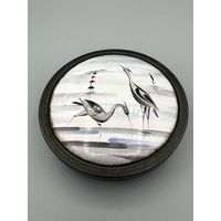 Винтажная шкатулка-пудреница на ножках - Журавли. СССР