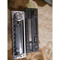 Две автомагнитолы