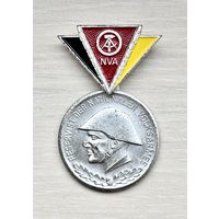 Знак резервиста, Армия ГДР