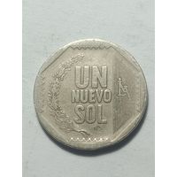 Перу  1 новый соль 2004  года .