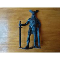 Фигурка викинга.