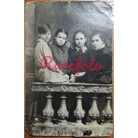 1910-е Гимназистки подруги студийное фото ретро типажи