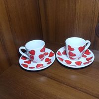 Кофейные чашки с блюдцами