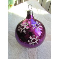 Елочная игрушка "Шар со снежинками",  диам. 8 см. Цена за 1 шт