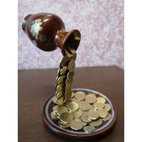 Денежный кувшин. Панно из монет.