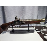 Пистолет старинный мушкет зажигалка дерево муляж макет сувенирный винтаж ретро интерьер