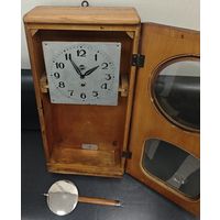 Часы советские настенные. ОЧЗ. На ходу. 58х30см