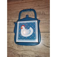 Декоративный настенный элемент, подставка под горячее "Курочка", в виде чайника.