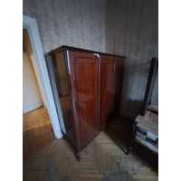 Шкаф, стулья 5 шт, 2 серванта, тумбочка, 2 кровати односпальные