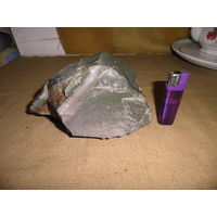 Камень НЕФРИТ ???вес 2,5 кг.