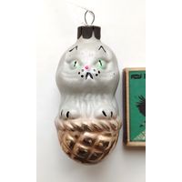 Ёлочная игрушка. Котик в корзинке.