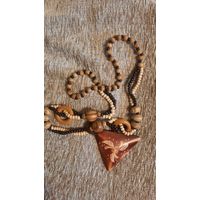 Бусы частично дерево,частично пластик