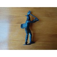 Фигурка викинга.