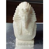 Бюст фараона Тутанхамона .