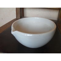 Ступка фарфоровая ЛФЗ,большая.Диаметр 14 см.