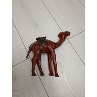 Верблюд фигурка из натуральной кожи