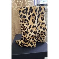 Сапоги женские.