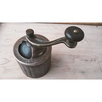 Ручная кофемолка ссср