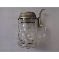 Пивная кружка Дама с пивной кружкой.