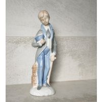 Статуэтка юноша