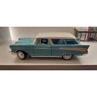 Модель 1:18 Road Signature 1957 Chevrolet Nomad