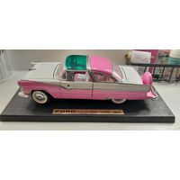 Модель 1:18 ROAD TOUGH 1955 FORD FAIRLANE CROWN