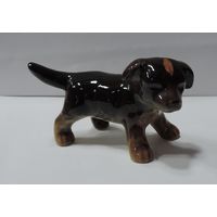 Статуэтка фарфоровая "Собачка" фирмы GOEBEL, Германия. Высота 5 см. Длина 8 см.