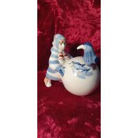 КОЛЛЕКЦИОННАЯ ФАРФОРОВАЯ СТАТУЭТКА ЗИМНИЙ ДВОРИК ДЕВОЧКА ШАР ВОРОНА ЗКХ СССР САМАЯ РЕДКАЯ ОРИГИНАЛ  .  Распродажа Коллекции !!! . Экспресс  Аукцион с рубля без МПЦ   .Много лотов в продаже .